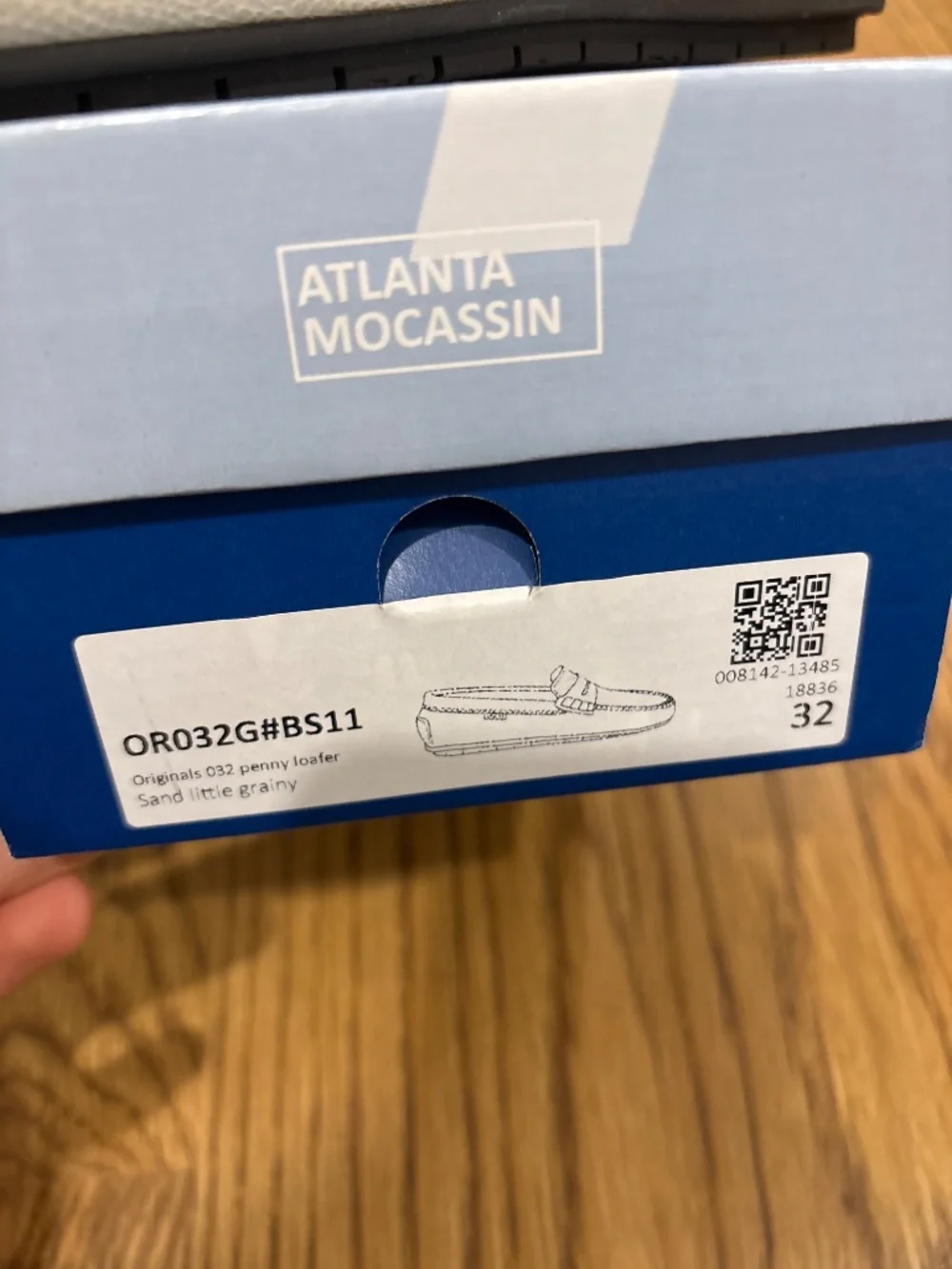Atlanta moccasin size 32